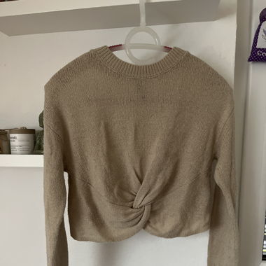 Kurzer Strickpullover in beige