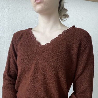Pull bordeaux dentelle 