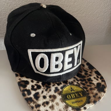 Cap leo