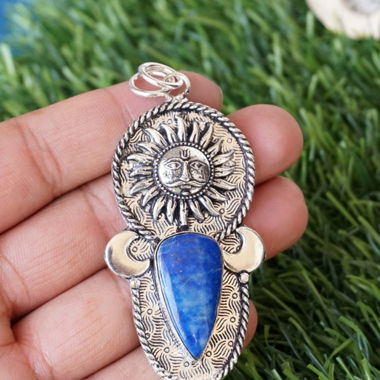 Pendentif solaire en lapis-lazuli / Sunny pendent
