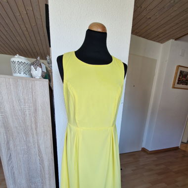 Lockeres Sommerkleid in gelb, Grösse M