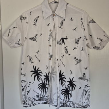 Camicia hawaiana con stampa di palme