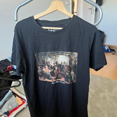 T-shirt noir graphique