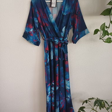 NEU! Satin-Kimono-Kleid