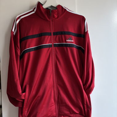 Rote Adidas Trainingsjacke mit Reissverschluss