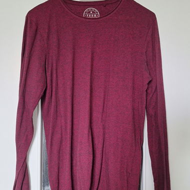 Burgundy long-sleeve sweater