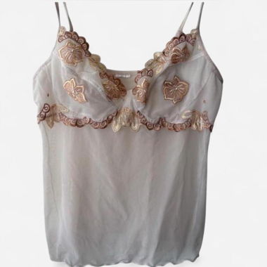 Vintage mesh cami top with cute flower details!