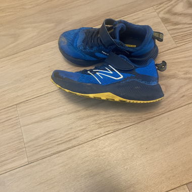 New Balance blaue Kinderschuhe - Grösse 28,5
