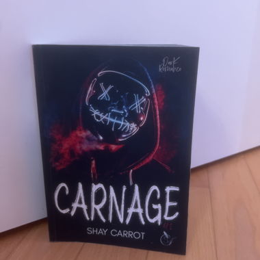 Livre "Carnage" de Shay Carrot