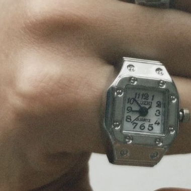 bague montre doigt argent spécial
