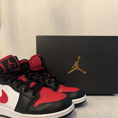 Air Jordan 1 Mid (GS)