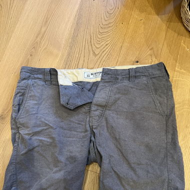 Kurze Burton Hose