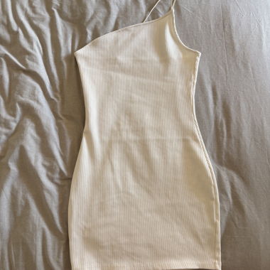 Beiges Rippkleid