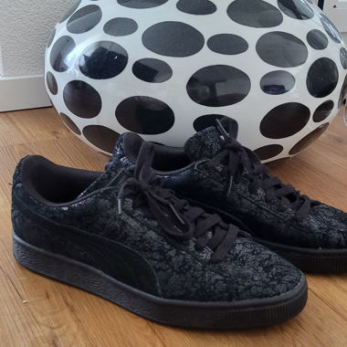 Black Puma Sneakers