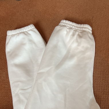 Weisse Trainerhosen