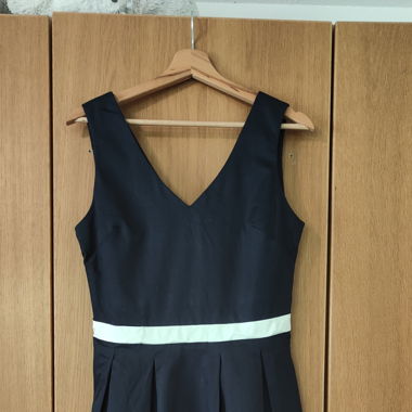 Dunkelblaues Kleid