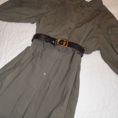 Olivgruenes Hemdkleid