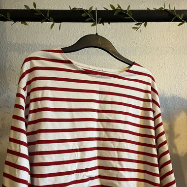 Pull crop top rayé (rouge et blanc)