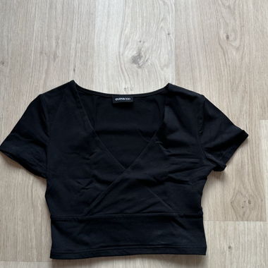 Crop Top Nero di Even&Odd
