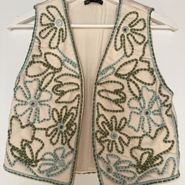 Gilet beige brodé
