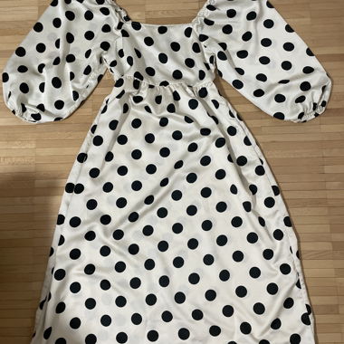Polka Dot Dress with Puff Sleeves