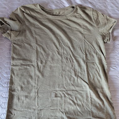 Grünes T-Shirt