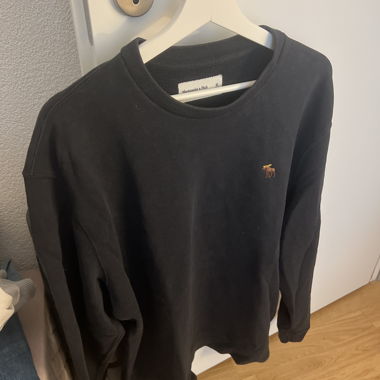 Felpa nera Abercrombie & Fitch