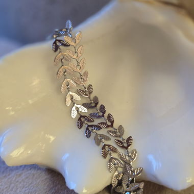 Silver-Colored Anklet (Foot)