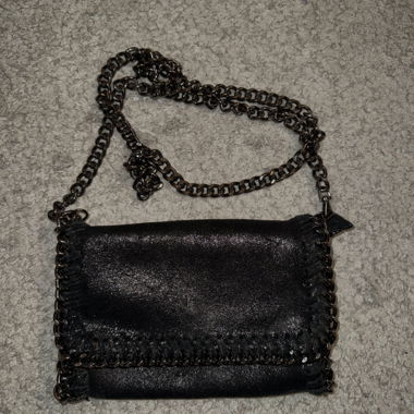 Sac à main à chaîne noire