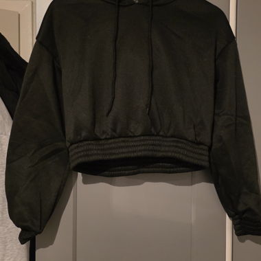 Short hoodie
