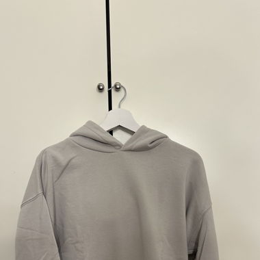 Hellgrauer Pullover