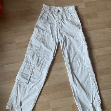 Pantalon cargo blanc avec poches