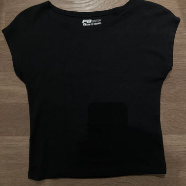 Schwarzes Cropped Top