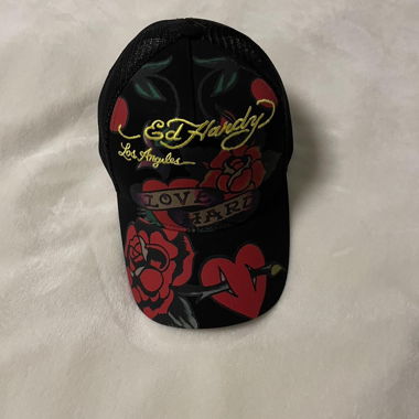 ED HARDY BLACK CAP WITH ROSES