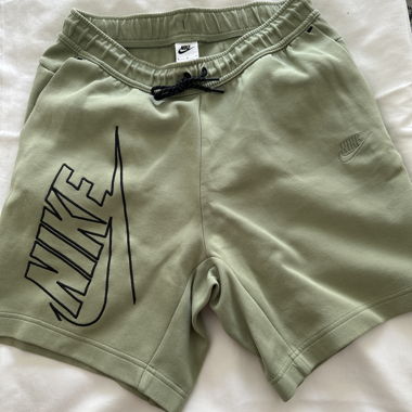 Short Nike verde salvia