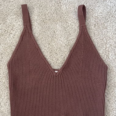 Brown ribbed tank top