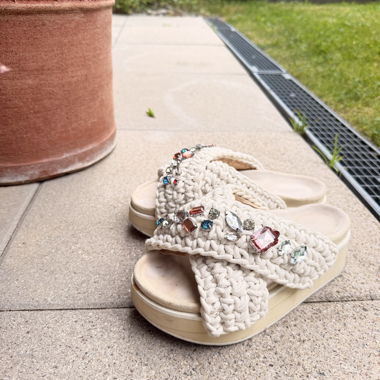 Gestrickte Plateau-Sandalen