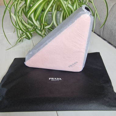 PRADA Beauty Triangle Pouch - LIMITED EDITION-NEU
