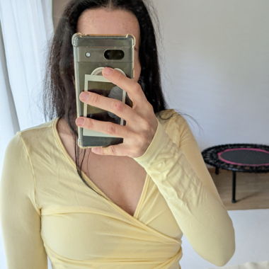 Cache-coeur en viscose jaune