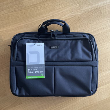 Dicota laptop briefcase