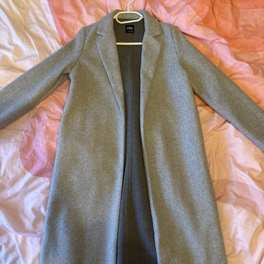 Grauer Zara Mantel