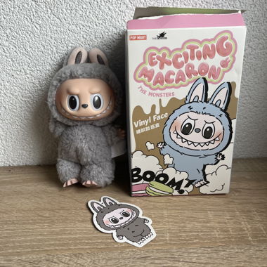 Figurine Labubu - Neuve avec boîte et sticker