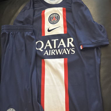 PSG jersey 2022/23 with shorts