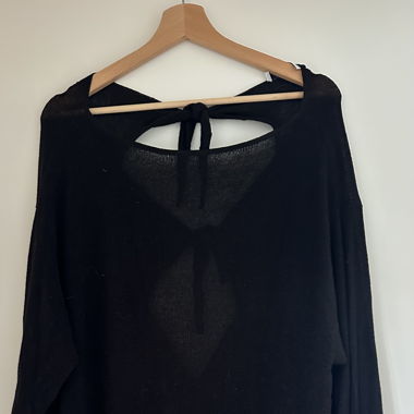 Schwarzer Damenpullover mit Schleifen Gr. S