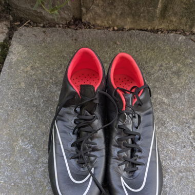 Stollen Nike 