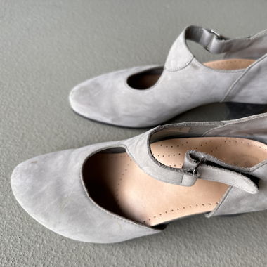 Graue Echtleder Schuhe
