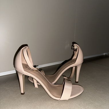 Sandali con tacco nude