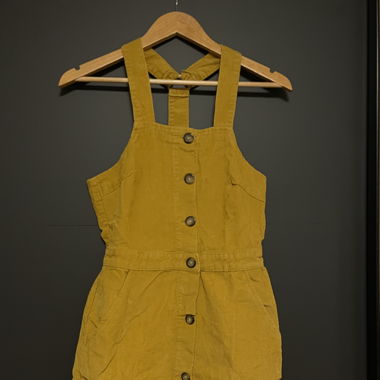 gelbes Kleid