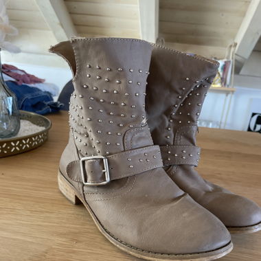Nieten Boots