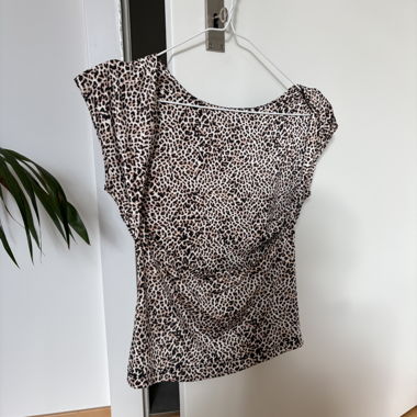 Top leopardato senza schienale carino